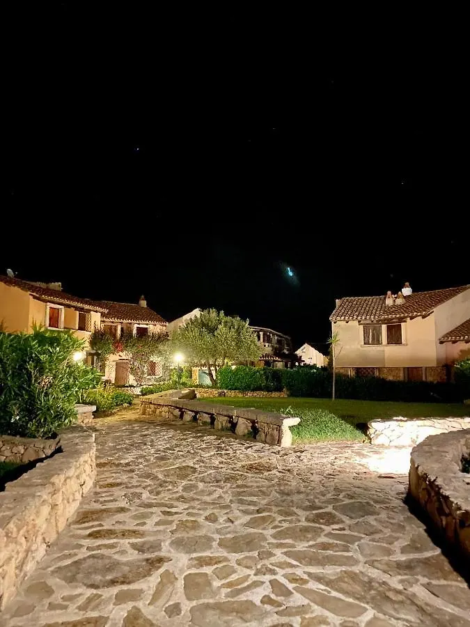 Relax Suite Villaggio Punta Volpe Порто-Ротондо